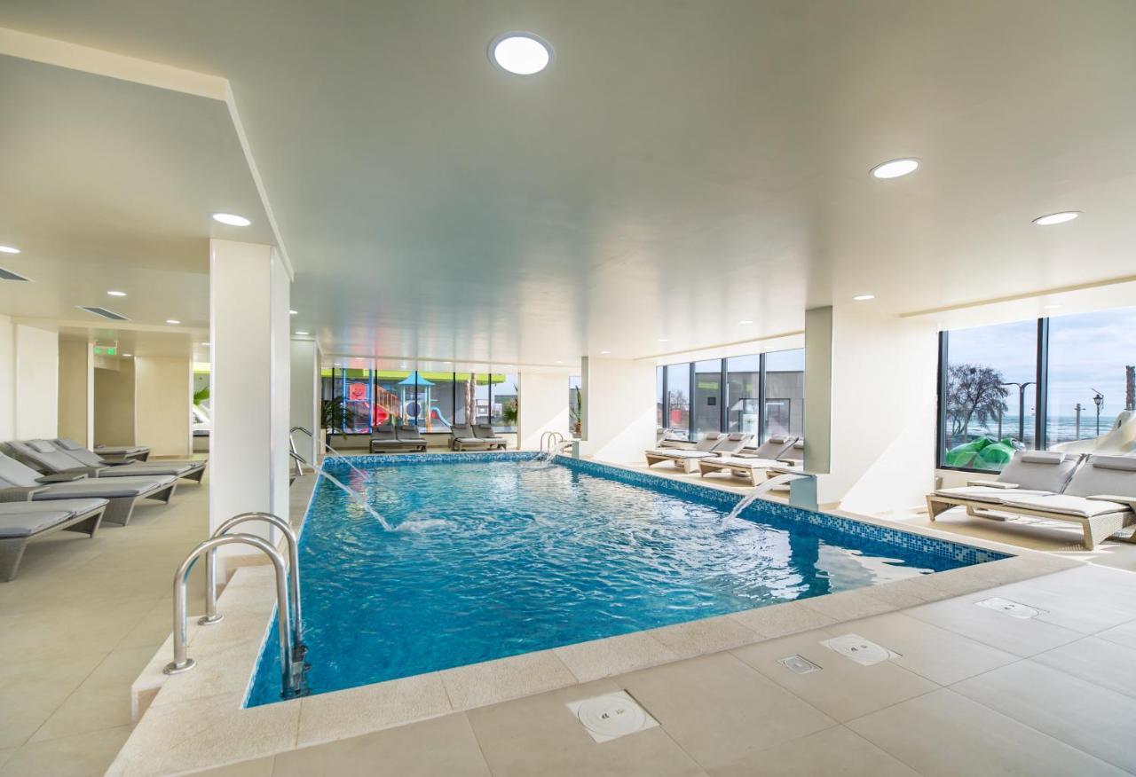 Summer Studio Spa N Pools Beach Resort Năvodari Esterno foto